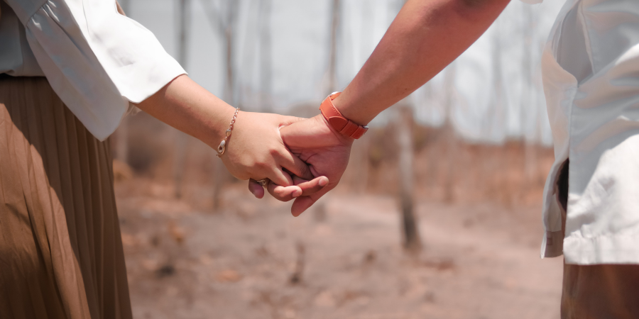 heroin-detox-helping-hand-hold